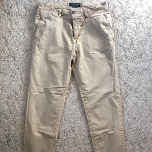 Men’s American Eagle Slim Kahkis
